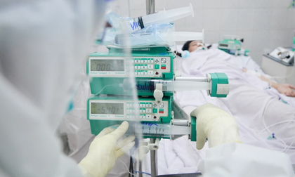Hà Nội có 385 F0 nặng và nguy kịch, số F0 phải thở máy xâm lấn tăng 40%