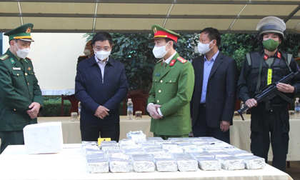 400 cảnh sát xuyên đêm vây rừng, nổ súng chỉ thiên để bắt ông trùm ma túy