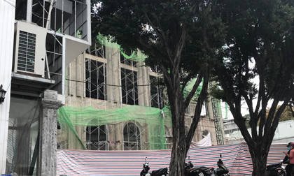 TP. HCM: 4 người rơi xuống đất, 2 người tử vong tại chỗ