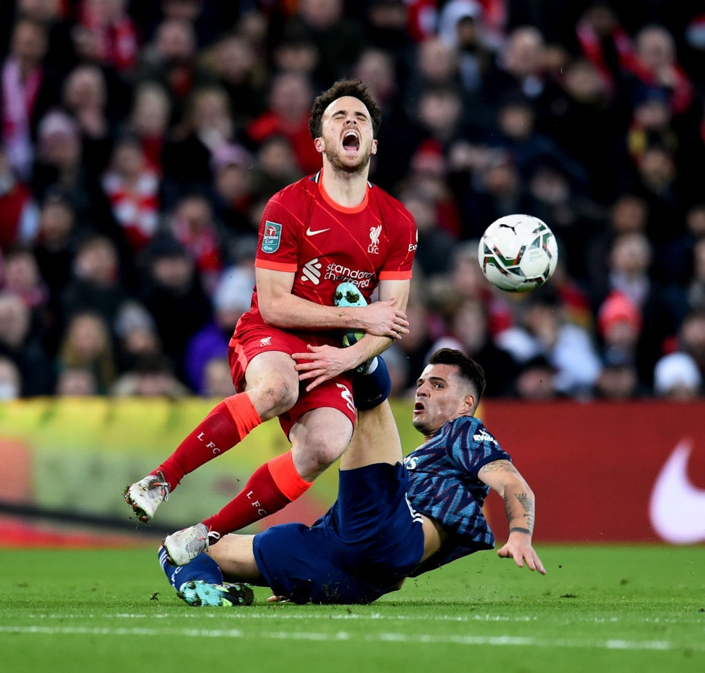Sao Nhật Bản bỏ lỡ cơ hội khó tin, Liverpool gây thất vọng tràn trề trước Arsenal ở bán kết cúp Liên đoàn - Ảnh 3.
