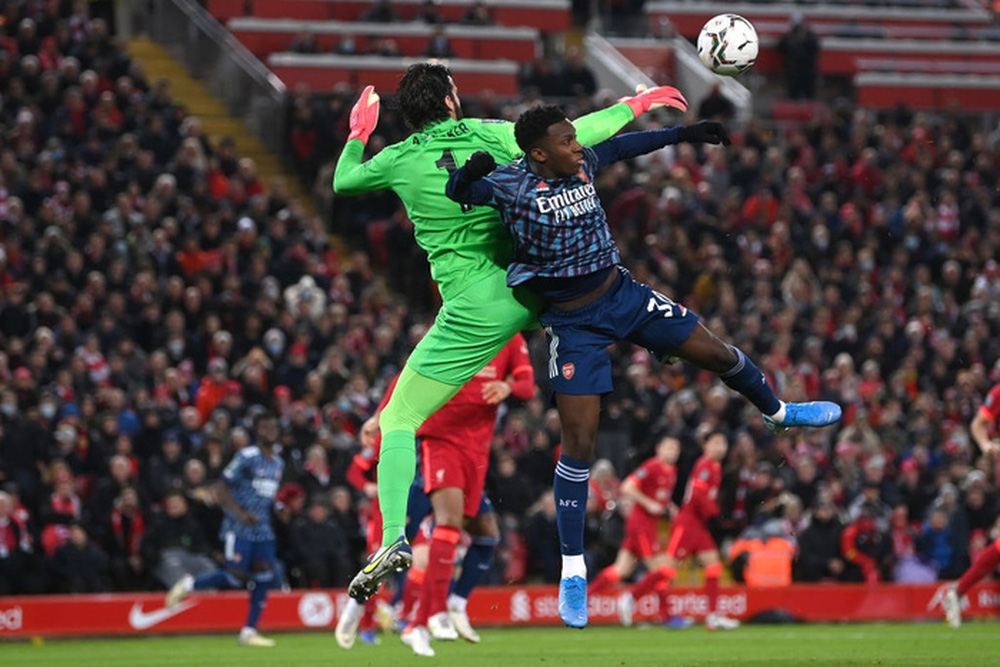 Sao Nhật Bản bỏ lỡ cơ hội khó tin, Liverpool gây thất vọng tràn trề trước Arsenal ở bán kết cúp Liên đoàn - Ảnh 5.