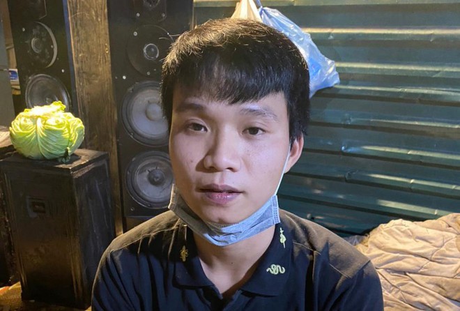 Những giây phút nghẹt thở của tài xế taxi bị thanh niên kề dao vào cổ cướp tài sản - Ảnh 1. Những giây phút nghẹt thở của tài xế taxi bị thanh niên kề dao vào cổ cướp tài sản - Ảnh 1.