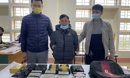 Sa lưới khi vận chuyển thuê 22 bánh ma túy kiếm lời dịp Tết