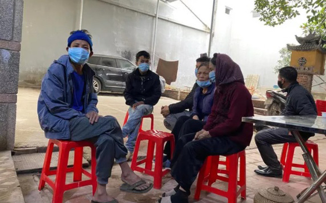 Vụ bé 3 tuổi bị cắm đinh vào đầu: Thực hiện hành vi tàn độc xong, Huyên gửi bé rồi về ngủ - Ảnh 1. Vụ bé 3 tuổi bị cắm đinh vào đầu: Thực hiện hành vi tàn độc xong, Huyên gửi bé rồi về ngủ - Ảnh 1.