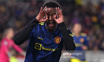 Ngôi sao 19 tuổi che mờ Ronaldo, Man United trở lại đường đua top 4 bằng 3 điểm nhọc nhằn