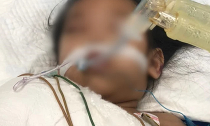 Bé 3 tuổi bị ghim đinh vào đầu vẫn hôn mê sâu, mạnh thường quân quyên góp khoản tiền lớn