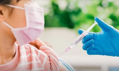 Những tác dụng phụ trẻ 5-11 tuổi gặp phải khi tiêm vaccine Covid-19: Cha mẹ nắm lấy để đảm bảo an toàn cho con