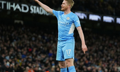 Trừng phạt sai lầm của đối thủ, Man City tìm lại niềm vui chiến thắng ở Ngoại hạng Anh
