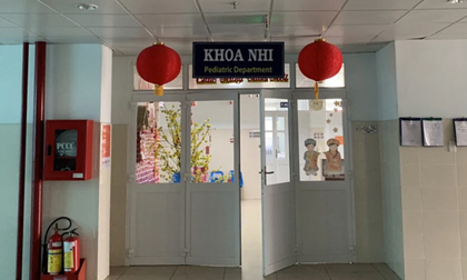 Bé gái 15 tuổi uống thuốc tự tử vì bạn trai chối bỏ cái thai được đưa đi giám định pháp y