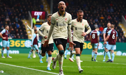 Cái tên bất ngờ lập công, Liverpool chật vật giành 3 điểm để bám đuổi Man City