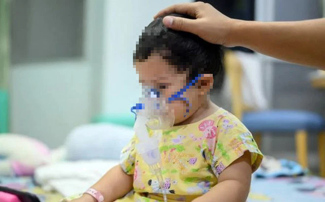 Trẻ khỏi COVID-19 hai tháng sau bỗng sốt cao, co giật: Hậu COVID ở trẻ nguy hiểm thế nào? - Ảnh 1.