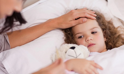 Hậu COVID ở trẻ đáng sợ thế nào? Bé gái 9 tuổi đau không đi nổi, vào viện 5 lần 7 lượt