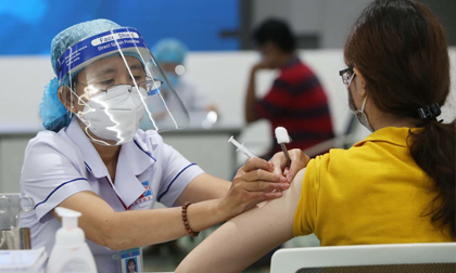Ngày 24/2, thêm 69.128 ca COVID-19 mới tăng 8.781 ca so với ngày trước đó