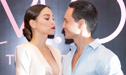 Hồ Ngọc Hà mặc nóng bỏng, công khai tình tứ cùng Kim Lý trước đám đông