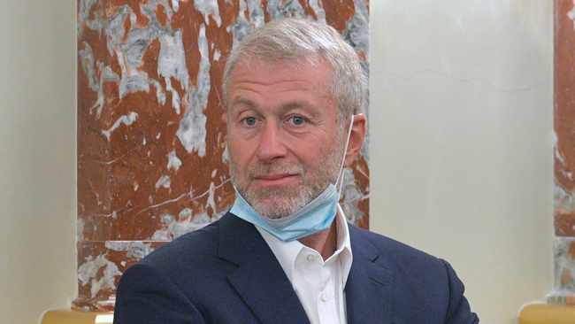 Gục ngã trong loạt 11m khó tin, Chelsea đánh rơi chiếc cúp sau ngày chia tay Abramovich - Ảnh 1.
