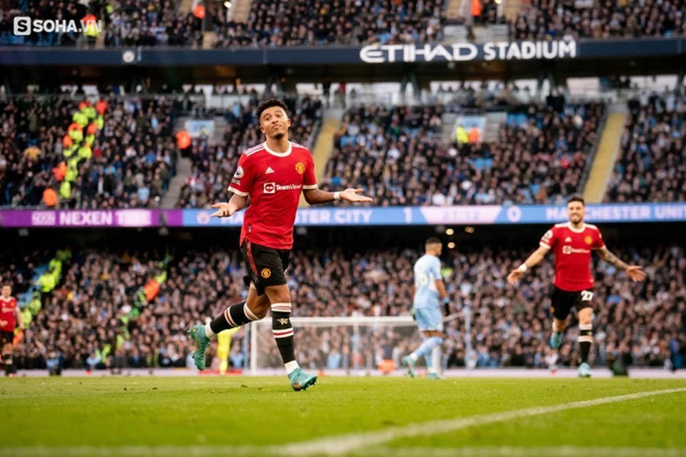 Quỷ đỏ mất Ronaldo, Man City biến derby Manchester thành màn thảm sát dễ dàng - Ảnh 1.