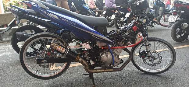  Hàng chục nam thanh nữ tú đua xe sau tiệc 8/3 ở cửa ngõ TP.HCM, nhiều “quái xế” mắc Covid-19 - Ảnh 4.