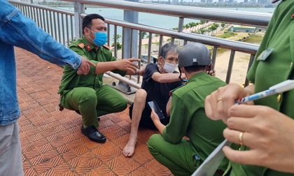 Cụ ông 86 tuổi lên cầu tự tử để 'không làm phiền con cháu'