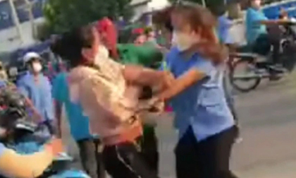 Bị vây đánh, nữ công nhân dùng dao đâm 3 người thương vong ở Bình Phước