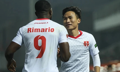 Quân bầu Đức ghi dấu ấn, 'ngựa ô' V.League vẫn đánh rơi chiến thắng bởi quả 11m tranh cãi