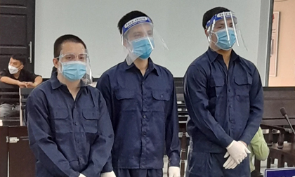 Trộm được két sắt có 30 lượng vàng, 3 tên trộm chia nhau