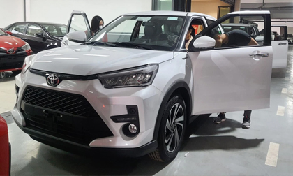 Loạt xe Toyota rục rịch tăng giá hàng chục triệu, khách hoang mang tính 'quay xe', bỏ cọc