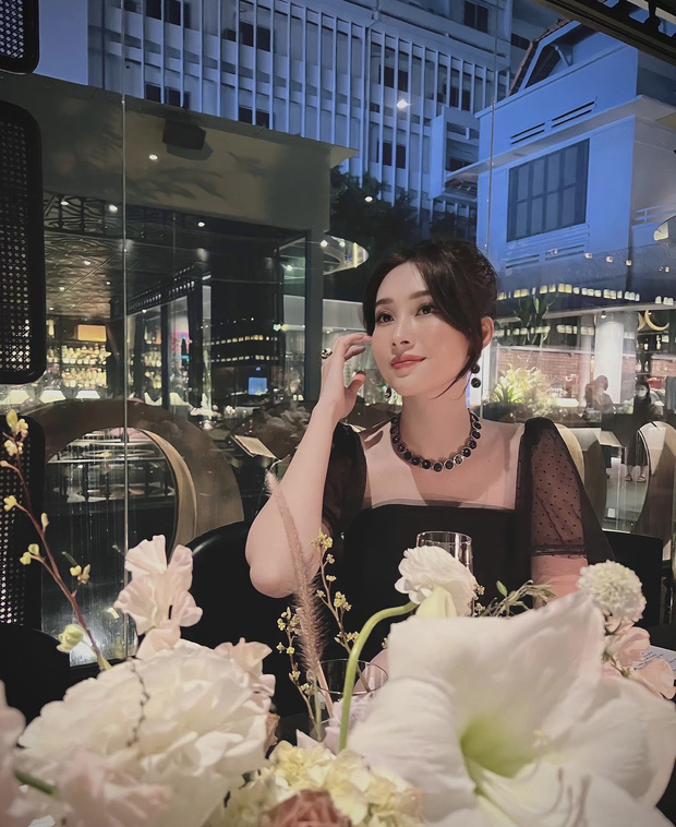 Đặng Thu Thảo dự tiệc thôi mà cũng gây sốt, nhan sắc phu nhân nhà hào môn ngày càng đỉnh! - Ảnh 1. Đặng Thu Thảo dự tiệc thôi mà cũng gây sốt, nhan sắc phu nhân nhà hào môn ngày càng đỉnh! - Ảnh 1.