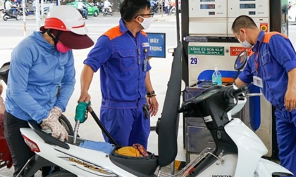 MỚI: Từ 1/4, giảm thuế bảo vệ môi trường 2.000 đồng/lít xăng
