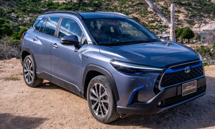 Toyota tăng giá hàng loạt mẫu ô tô ăn khách, đại lý gợi ý khách đặt cọc 'né' giá mới