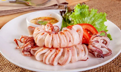 Thả thứ này vào hấp: Mực giòn sần sật, không bị tanh, thơm ngon ngọt thịt