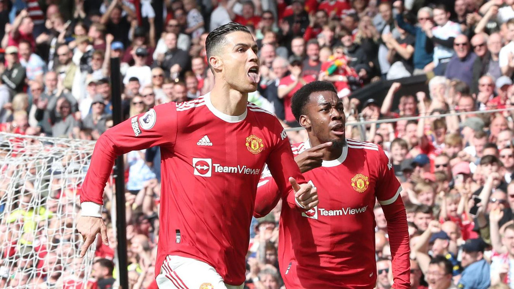 Ronaldo ghi hat-trick đỉnh cao, Man United thắp sáng hy vọng giành vé dự Champions League - Ảnh 1.