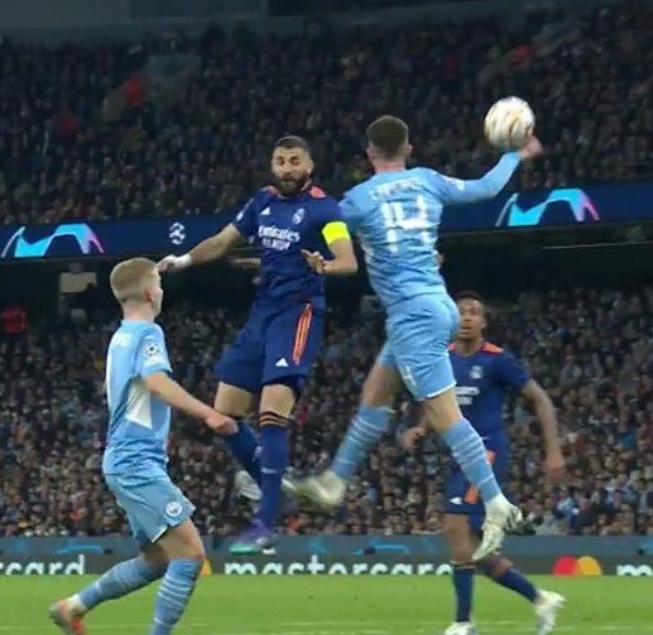 Pep Guardiola ôm đầu vì tử huyệt, Man City và Real rượt đuổi trong trận cầu 7 bàn thắng - Ảnh 6.