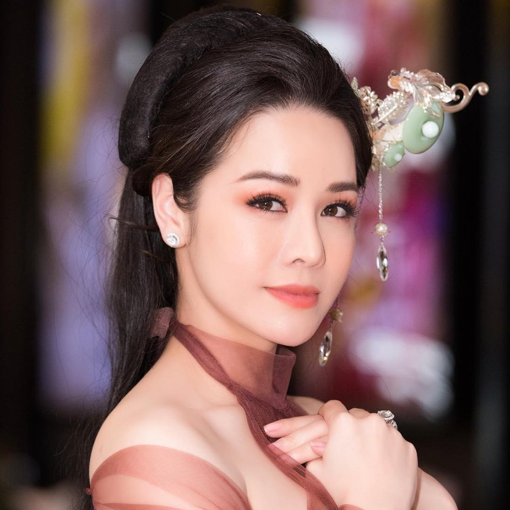 Nhật Kim Anh: 3 lần tự tử vì yêu, bị nghi là tiểu tam, U40 vẫn liên tục hẹn hò trai trẻ? - Ảnh 1. Nhật Kim Anh: 3 lần tự tử vì yêu, bị nghi là tiểu tam, U40 vẫn liên tục hẹn hò trai trẻ? - Ảnh 1.
