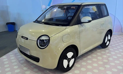 Ô tô điện mini gây 'sốt' vì tầm di chuyển 300km, đấu 'vua' xe điện Trung Quốc Wuling