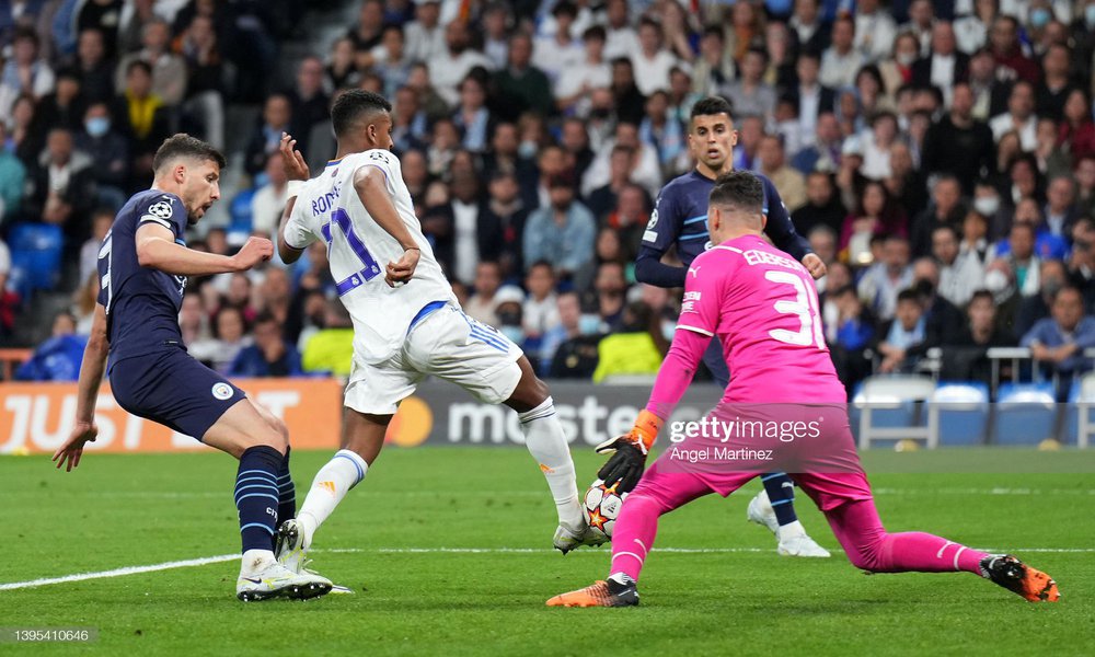 Pep Guardiola sụp đổ vì tử huyệt, Real Madrid ngược dòng như phim hành động - Ảnh 3.