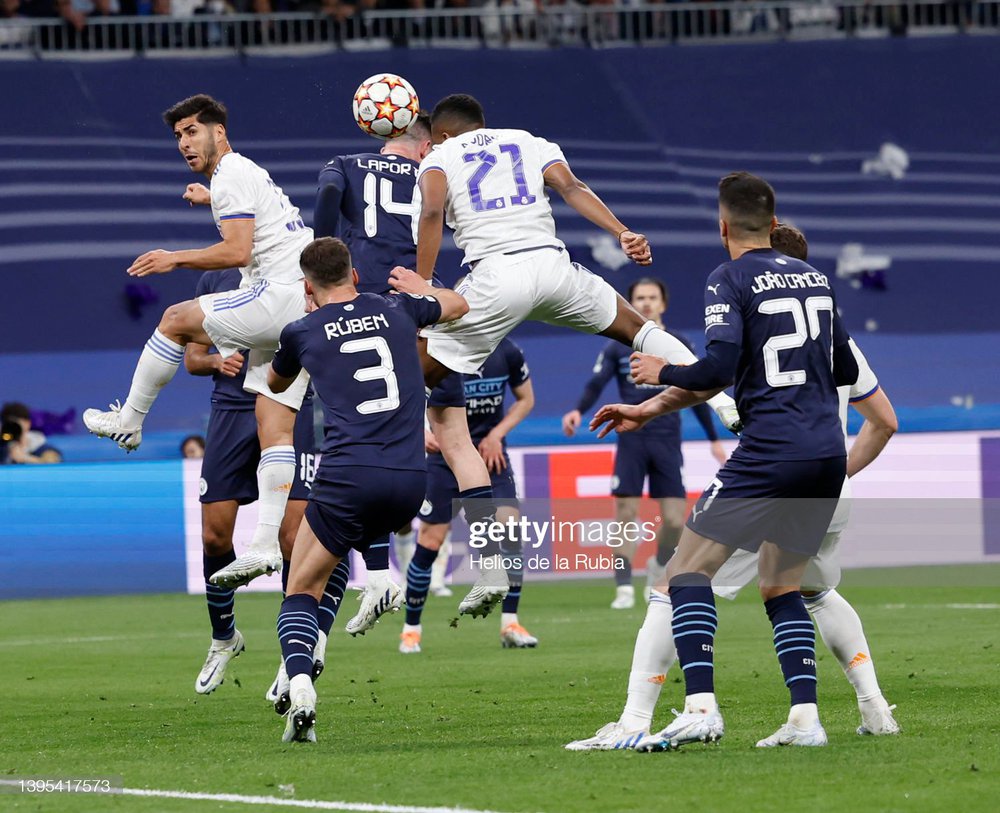 Pep Guardiola sụp đổ vì tử huyệt, Real Madrid ngược dòng như phim hành động - Ảnh 4.