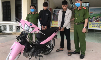 Bắt nhóm 'tuổi teen' chuyên cướp đêm gây ám ảnh cho người đi đường