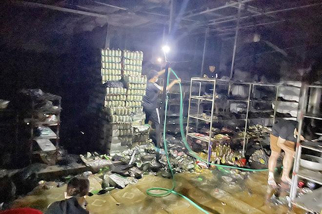 Cháy nhà và quán tạp hóa kinh hoàng trong đêm, hơn 700 triệu đồng bị thiêu rụi - Ảnh 3.