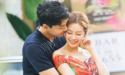 Không cần tối ngày chưng diện, phụ nữ chỉ cần có 5 điều này cũng đủ khiến đàn ông bám theo nườm nượp
