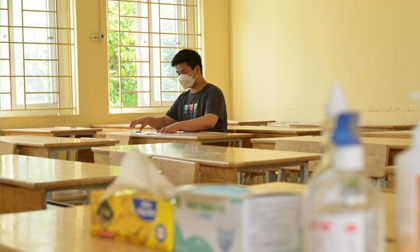 Cận cảnh phòng thi vào lớp 10 của 41 thí sinh F0 Hà Nội tự nguyện tham dự kỳ thi