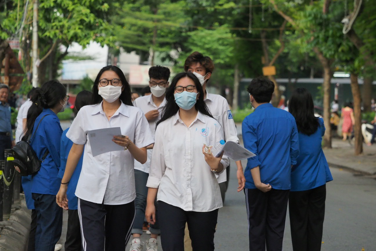 Sáng nay, thí sinh thi tốt nghiệp THPT năm 2022 làm bài môn đầu tiên - Ảnh 3. Sáng nay, thí sinh thi tốt nghiệp THPT năm 2022 làm bài môn đầu tiên - Ảnh 3.