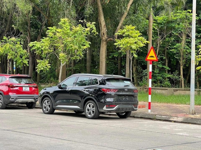 Ford Territory 2022 tiếp tục lộ diện tại Việt Nam: Đại lý hẹn giao xe tháng 10, giá dự kiến từ 799 triệu đồng, đấu Tucson và Sportage - Ảnh 2.