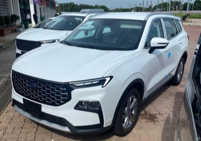 Ford Territory 2022 tiếp tục lộ diện tại Việt Nam: Đại lý hẹn giao xe tháng 10, giá dự kiến từ 799 triệu đồng, đấu Tucson và Sportage - Ảnh 5.