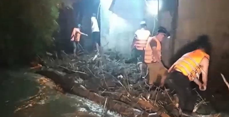Tìm thấy thi thể nam công nhân bị lũ cuốn vào hầm thủy điện ở Điện Biên  - Ảnh 2.