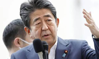 Đồng yên tăng giá, chứng khoán Nhật đảo chiều sau tin cựu Thủ tướng Shinzo Abe bị bắn ngã gục