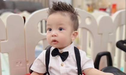 Loạt ảnh hiếm của con trai thứ 4 nhà Bằng Kiều, quý tử sao y bản chính từ bố
