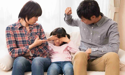 Dạy con cần tránh 6 thời điểm này, nếu không mọi lời của cha mẹ cũng chỉ như 'nước đổ lá khoai'