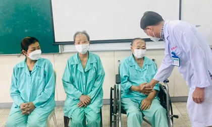 Hoại tử xương sau khi mắc COVID-19: Y văn thế giới đưa ra 4 nguyên nhân