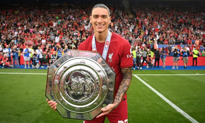 Tân binh 'bom tấn' tỏa sáng rực rỡ, Liverpool hạ đẹp Man City để giành Siêu cúp Anh