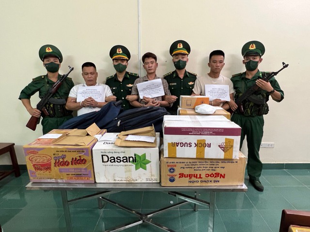 Bắt 3 đối tượng vận chuyển 30kg ma túy có mang theo vũ khí 